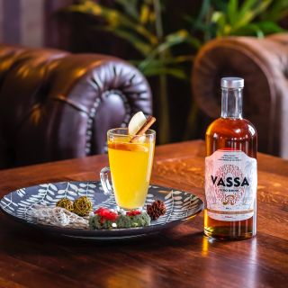 A teď je čas na VASSA HOT APPLE ⏰ Vůně jablka, chuť medu a známé chutě VASSA ZERO R jsou dokonalá kombinace pro adventní...