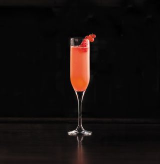 Nealkoholický drink PURP je opravu specialitka 🌲 Použijte 4 cl VASSA ZERO V, 8cl nealko růžového sektu, 3cl freshe z...